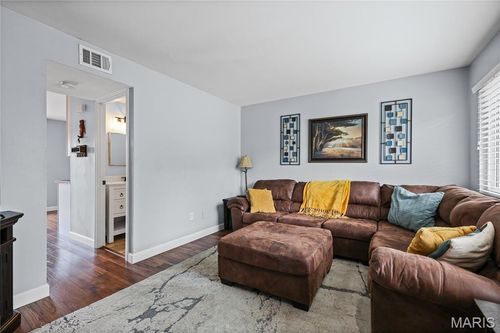 10694 Carroll Wood Way, Saint Louis, MO, 63128-1317 | Card Image