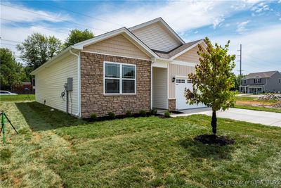 3503 Laura Drive, Home with 3 bedrooms, 2 bathrooms and null parking in Jeffersonville IN | Image 3