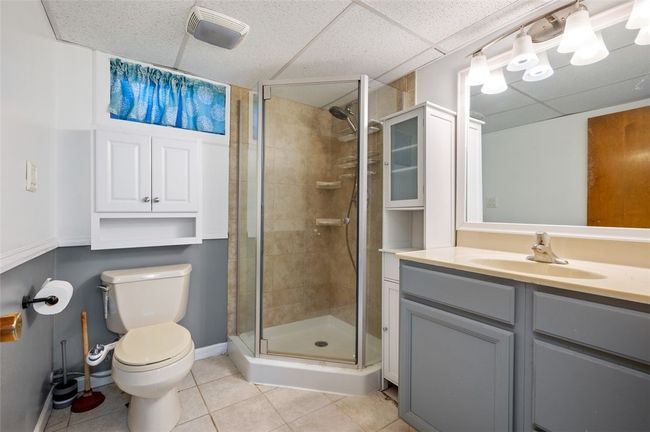Full bathroom, lower level | Image 21