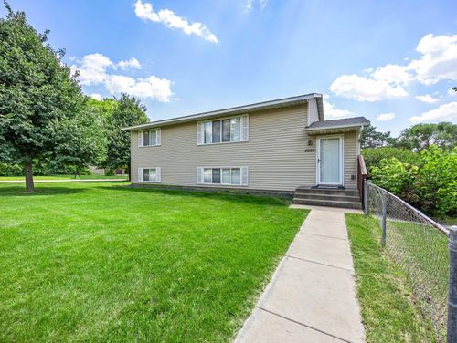 4020 64th St E, Inver Grove Heights, MN, 55076-1764 | Card Image