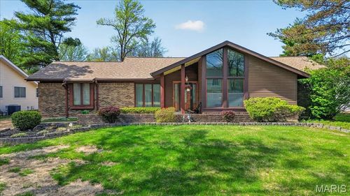 15233 Country Ridge Dr, Chesterfield, MO, 63017-7432 | Card Image