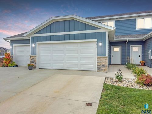 4609 E Whisper Ridge Pl, Sioux Falls, SD, 57108-3170 | Card Image