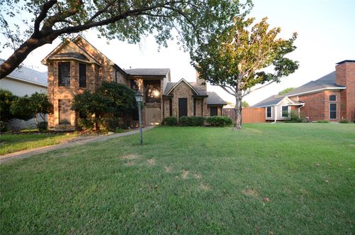 811 Fairlawn St, Allen, TX, 75002-5008 | Card Image