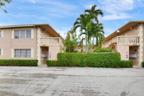 208-205 Ne 3rd St, Boynton Beach, FL, 33435-3850 | Card Image