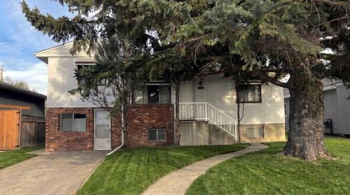 2412 35 St Se, Calgary, AB, T2B0X3 | Card Image