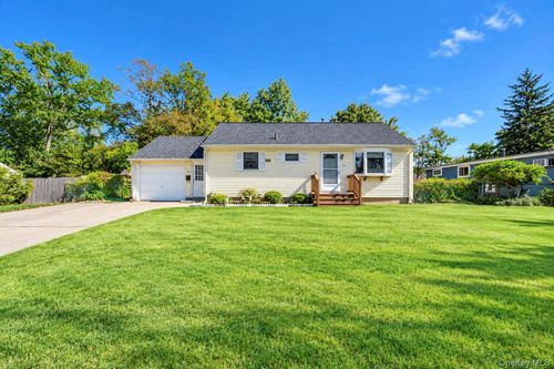 34 Midday Drive, Brookhaven, NY, 11720 | Card Image