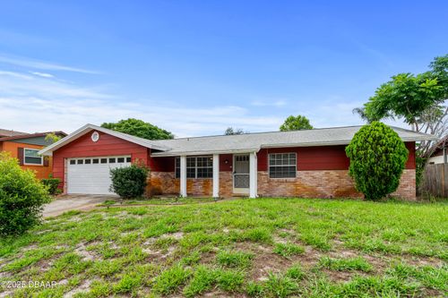 1317 N Shangri La Dr, Daytona Beach, FL, 32119-1517 | Card Image