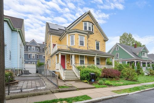 15 Centervale Park, Boston, MA, 02124-2120 | Card Image