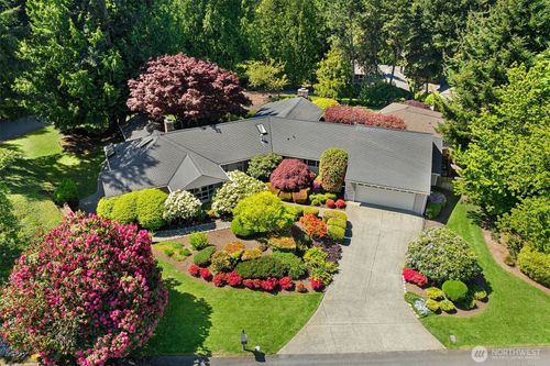 2709 86th Ave Ne, Clyde Hill, WA, 98004-1624 | Card Image
