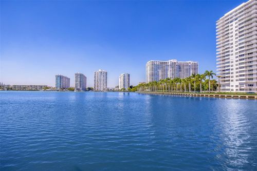 804-18181 Ne 31st Ct, Aventura, FL, 33160-2675 | Card Image