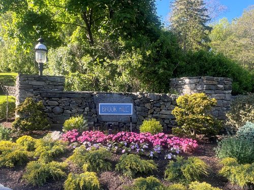 31b-17 Ingleside Ln, White Plains, NY, 10605-5009 | Card Image