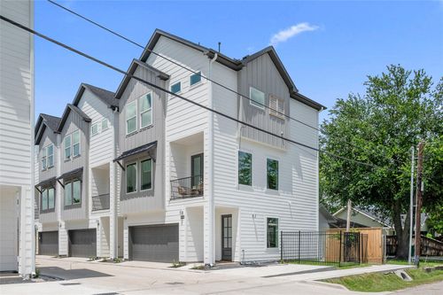 a-902 Kern Street, Houston, TX, 77009 | Card Image