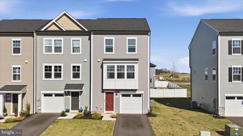 24 Armistead Pl, CHARLES TOWN, WV, 25414-6076 | Card Image
