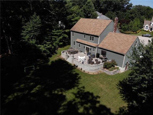 7 Pine Grove Cir, Greenville, RI, 02828-1655 | Card Image