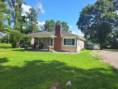 808 Days Rd, LaFayette, TN, 37083-1018 | Card Image