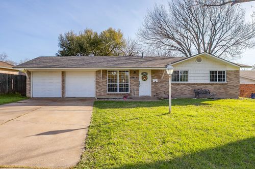 540 Mound Street, Burleson, TX, 76028 | Card Image