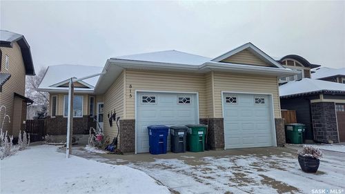 815 Lynd Cres, Saskatoon, SK, S7T0C5 | Card Image