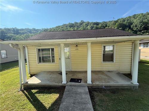 103 Hedgeview Addition Rd, Logan, WV, 25601 | Card Image