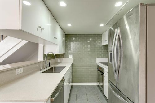 apt-220-3110 Red River St, Austin, TX, 78705-3217 | Card Image