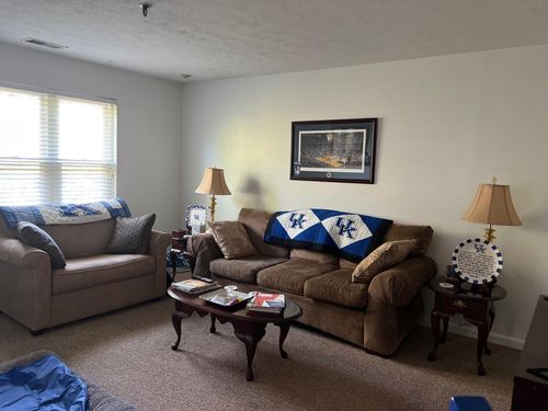 72-421 Redding Rd, Lexington, KY, 40517-2519 | Card Image