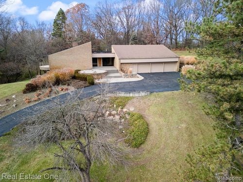 854 Northgate Rd, Rochester, MI, 48306-2514 | Card Image