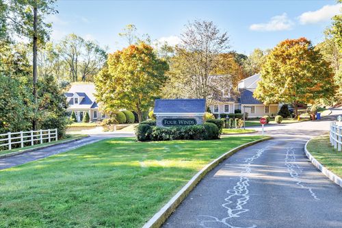 26-26 Bunker Hill Cir, Shelton, CT, 06484-6408 | Card Image