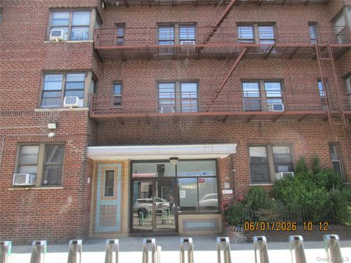 4m-40-05 Ithaca St, Elmhurst, NY, 11373-1408 | Card Image