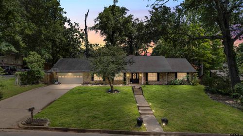 1723 Kensington Dr, Tyler, TX, 75703-2028 | Card Image