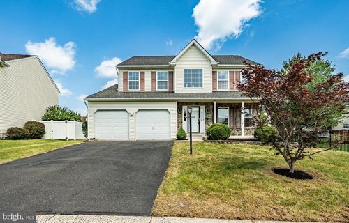 1221 Meadow Brook Dr, Quakertown, PA, 18951-5070 | Card Image