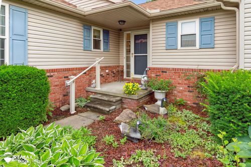 8462 Bellechasse Dr, Davison, MI, 48423-2121 | Card Image
