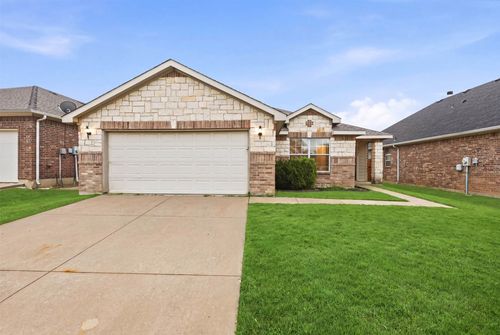 8040 Summer Stream Dr, Fort Worth, TX, 76134-8453 | Card Image