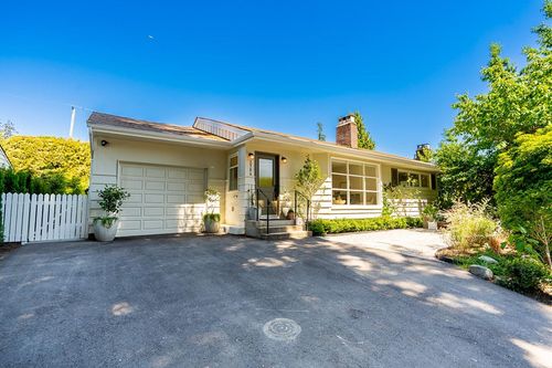 2784 Crescentview Dr, North Vancouver, BC, V7R2V1 | Card Image