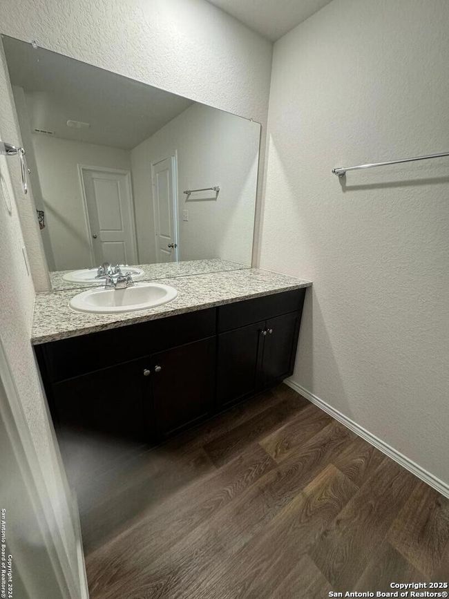 345 Middle Green Loop, House other with 3 bedrooms, 2 bathrooms and null parking in Floresville TX | Image 9