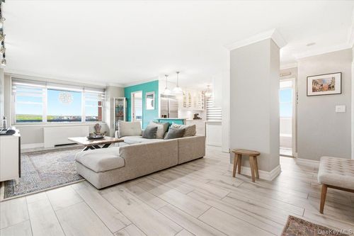 9j-70-25 Yellowstone Blvd, Forest Hills, NY, 11375 | Card Image