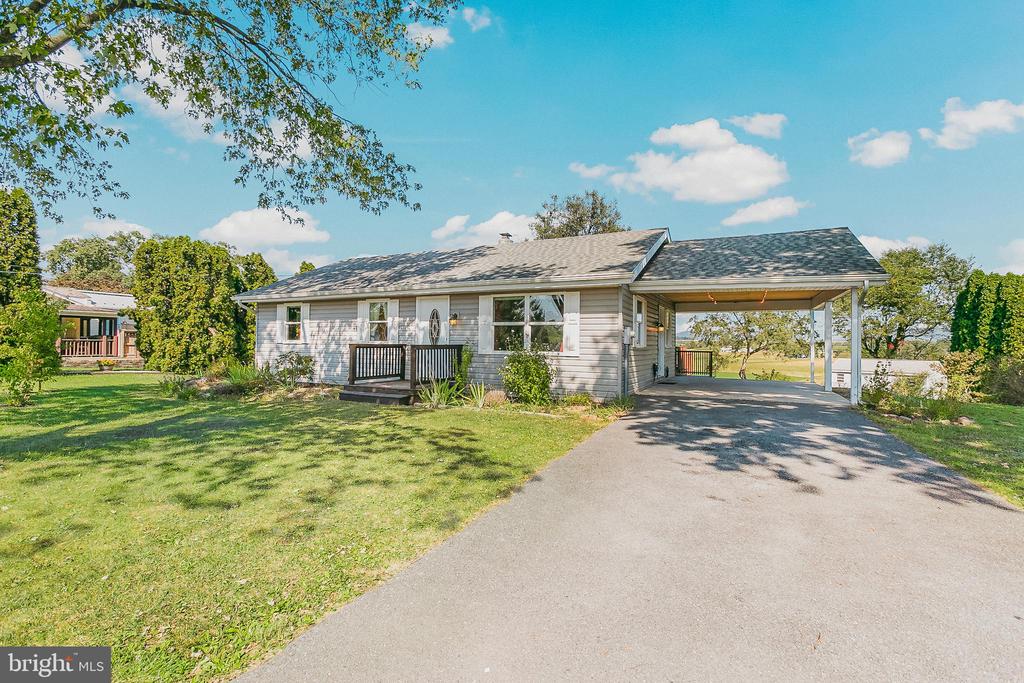 Northview Ave, Shoemakersville, PA 19555