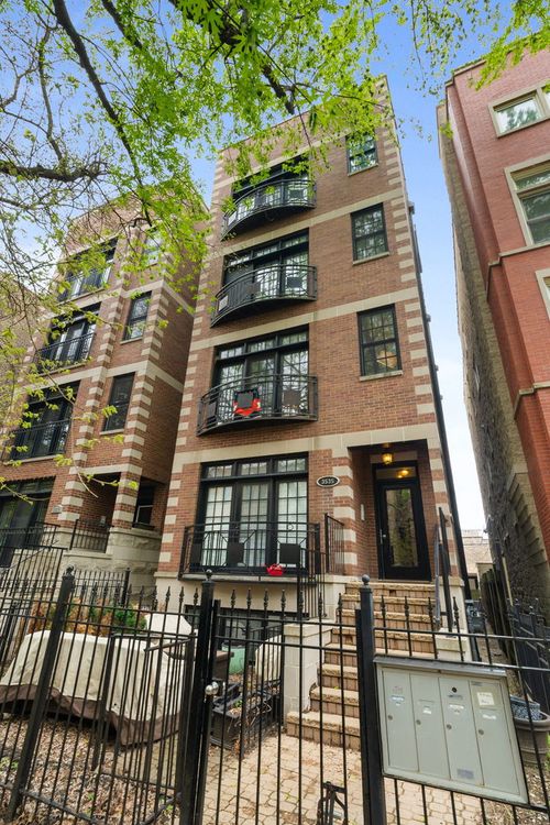 3-3535 N Reta Ave, Chicago, IL, 60657-8269 | Card Image