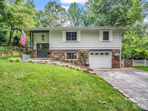 66 Barberry Heights Dr, Brevard, NC, 28712-9309 | Card Image