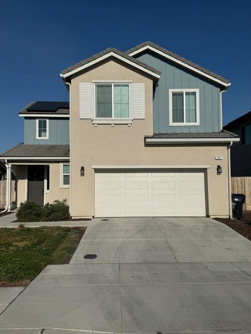 761 S Kandarian Ave, Fowler, CA, 93625-4437 | Card Image