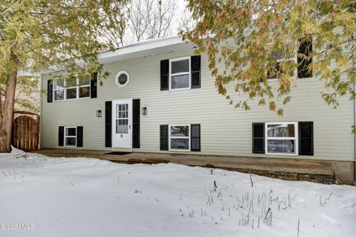 5 Deerleap Pl, Saratoga Springs, NY, 12866-8827 | Card Image