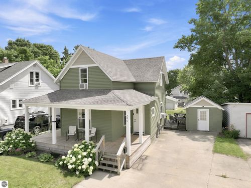 706 E Chapin St, Cadillac, MI, 49601-2260 | Card Image