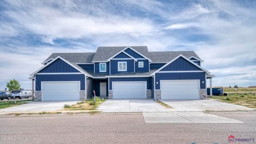 3801 Red Lodge Dr, Gillette, WY, 82718-6566 | Card Image