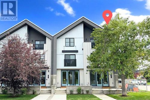 647 53 Ave Sw, Calgary, AB, T2V | Card Image