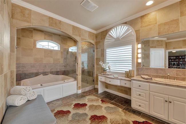 Primary bathroom. | Image 39