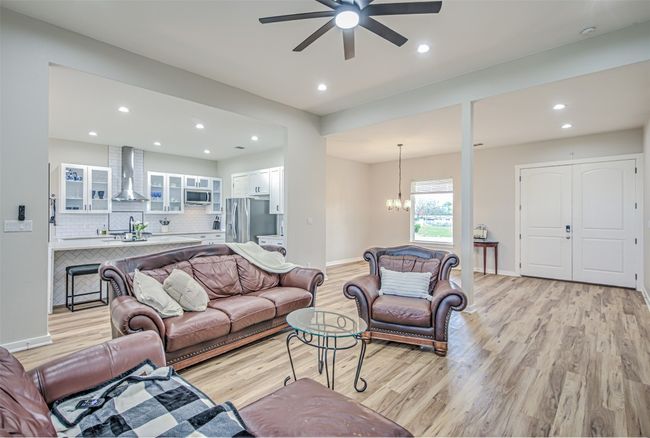171 Eely Rd, House other with 5 bedrooms, 4 bathrooms and null parking in McDade TX | Image 5