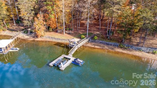6782 Barefoot Cove Ct, Denver, NC, 28037-5488 | Card Image