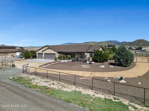 8833 N Grass Valley Ln, Prescott Valley, AZ, 86315-9232 | Card Image