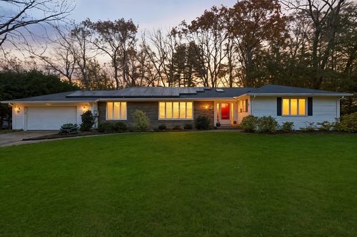 47 Academy Dr, Longmeadow, MA, 01106-2100 | Card Image