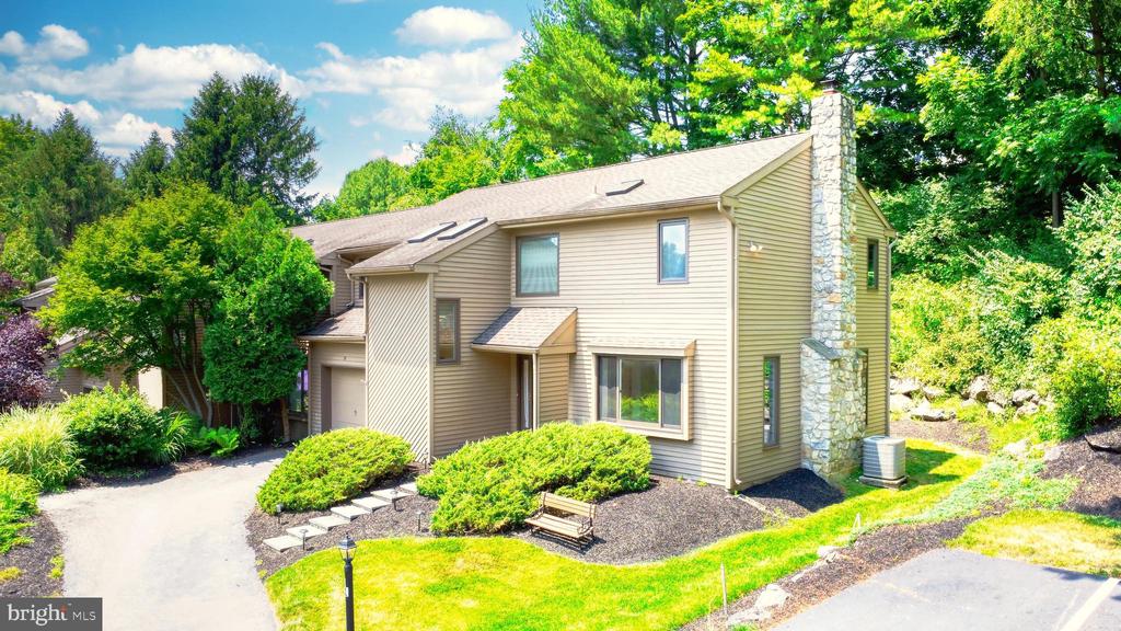 Sawgrass Ln, Newtown Square, PA 19073