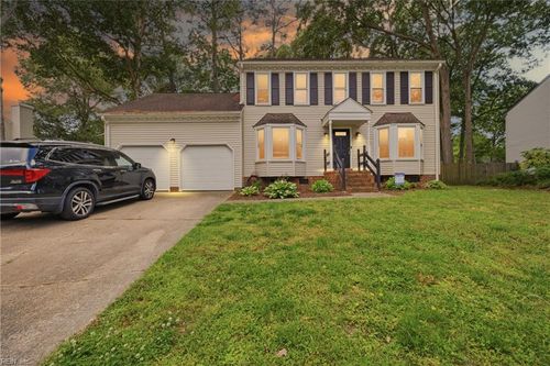2145 Kenwood Dr, Virginia Beach, VA, 23454-5858 | Card Image