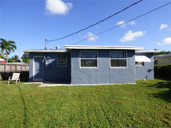 6132 Sw 20th Ct, House other with 2 bedrooms, 1 bathrooms and null parking in Miramar FL | Image 2